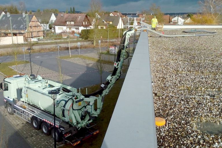 Saugbagger Bensheim - Flachdachsanierung